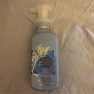 White Barn SWEATER WEATHER Gentle Foaming Hand Soap Bath & Body Works 8.75  oz